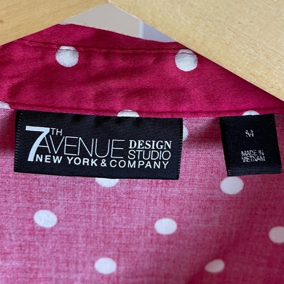 7th Avenue Retro Women's Medium Polka Dot Hot Pink Button Up 1/2 Sleeve Shirt - Picture 5 of 8